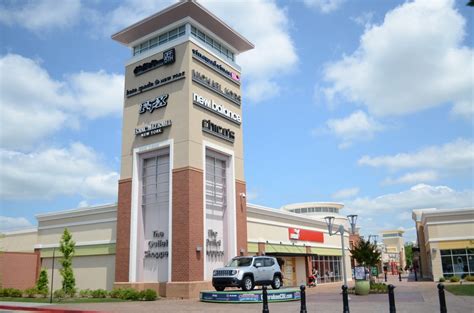 Woodstock outlet - The Outlet Shoppes at Atlanta is located in Woodstock, Georgia and offers 101 stores - Scroll down for The Outlet Shoppes at Atlanta shopping information: store list (directory), locations, mall hours, contact and address. Address and locations: 915 Ridgewalk Parkway, Suite 899, Woodstock, Georgia - GA 30188.